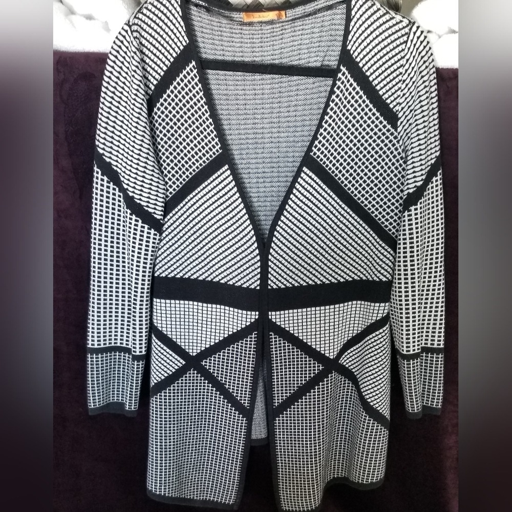 Bellini Black&White Geometric Pattern Open Front Cardigan.60%Cotton 40%Viscose